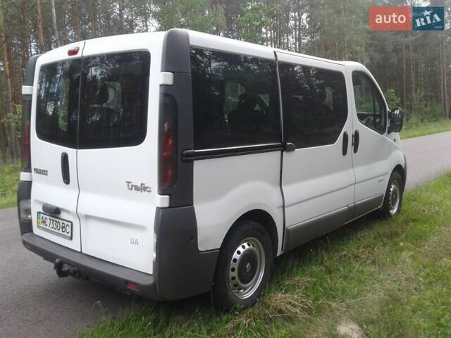 Белый Рено Трафик, объемом двигателя 1.9 л и пробегом 300 тыс. км за 5800 $, фото 5 на Automoto.ua