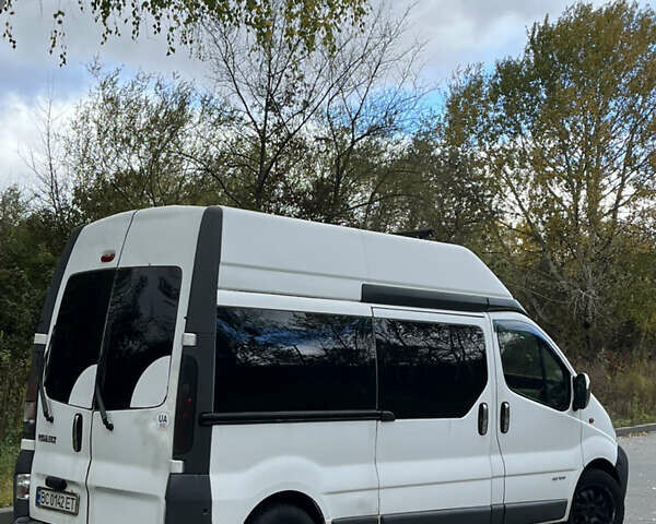 Белый Рено Трафик, объемом двигателя 1.9 л и пробегом 290 тыс. км за 5500 $, фото 3 на Automoto.ua