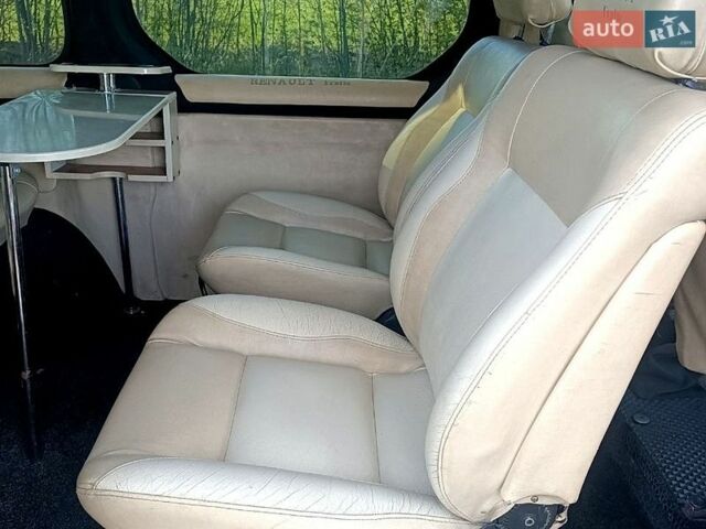 Белый Рено Трафик, объемом двигателя 1.9 л и пробегом 308 тыс. км за 7400 $, фото 8 на Automoto.ua