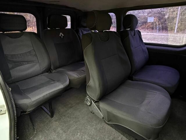 Белый Рено Трафик, объемом двигателя 1.9 л и пробегом 397 тыс. км за 8000 $, фото 16 на Automoto.ua