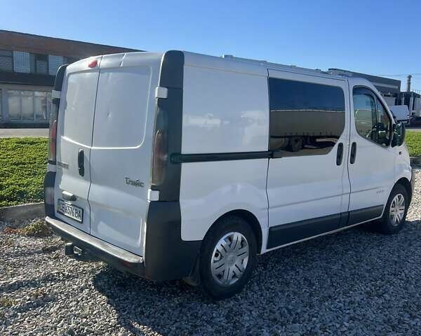 Белый Рено Трафик, объемом двигателя 1.87 л и пробегом 430 тыс. км за 6800 $, фото 6 на Automoto.ua