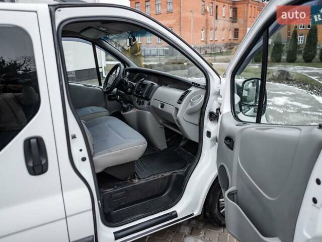 Білий Рено Трафік, об'ємом двигуна 1.87 л та пробігом 301 тис. км за 7700 $, фото 10 на Automoto.ua