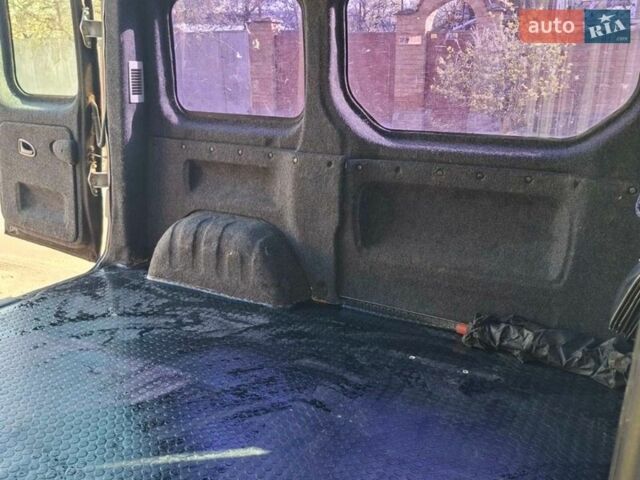 Белый Рено Трафик, объемом двигателя 1.9 л и пробегом 407 тыс. км за 6800 $, фото 20 на Automoto.ua