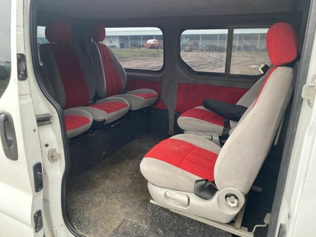 Белый Рено Трафик, объемом двигателя 1.9 л и пробегом 400 тыс. км за 6500 $, фото 7 на Automoto.ua