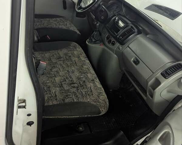 Білий Рено Трафік, об'ємом двигуна 1.87 л та пробігом 304 тис. км за 5650 $, фото 20 на Automoto.ua