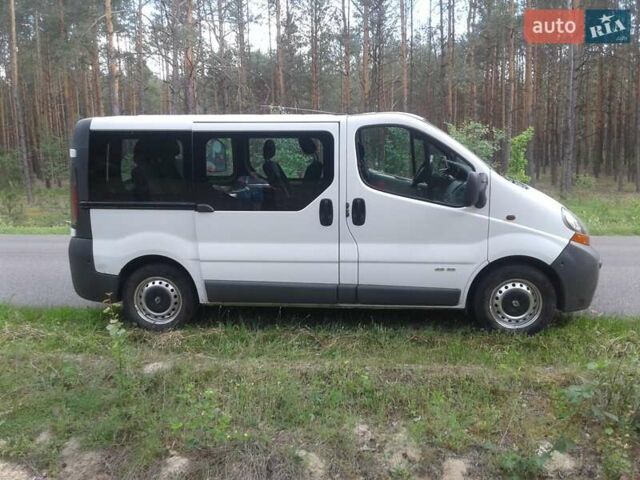 Белый Рено Трафик, объемом двигателя 1.9 л и пробегом 300 тыс. км за 5800 $, фото 6 на Automoto.ua