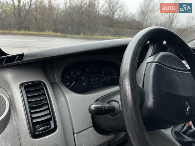 Белый Рено Трафик, объемом двигателя 1.9 л и пробегом 347 тыс. км за 7300 $, фото 40 на Automoto.ua