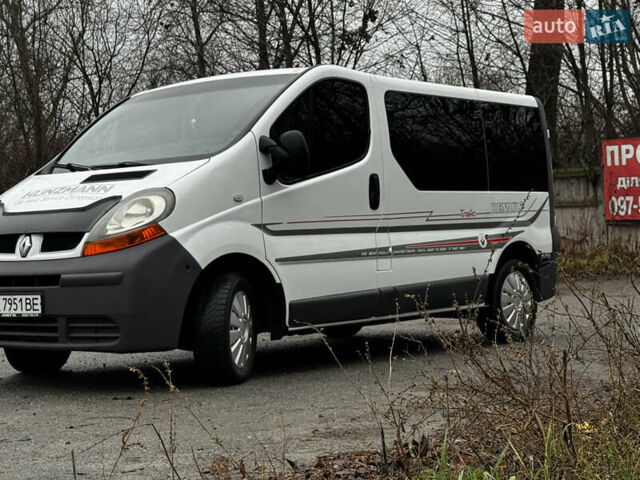 Белый Рено Трафик, объемом двигателя 1.9 л и пробегом 347 тыс. км за 7300 $, фото 29 на Automoto.ua