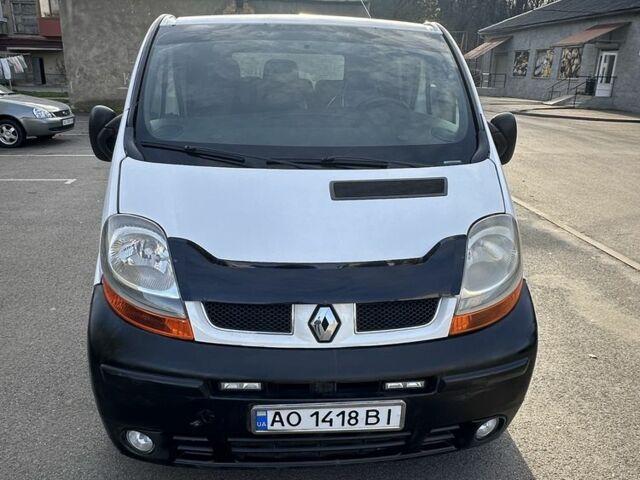 Белый Рено Трафик, объемом двигателя 1.9 л и пробегом 280 тыс. км за 7300 $, фото 6 на Automoto.ua
