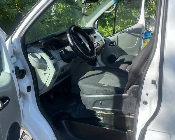 Білий Рено Трафік, об'ємом двигуна 1.9 л та пробігом 455 тис. км за 5200 $, фото 9 на Automoto.ua