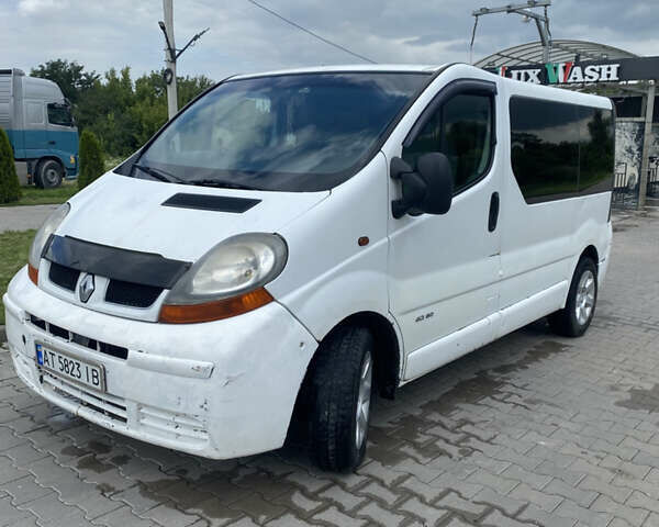 Белый Рено Трафик, объемом двигателя 1.87 л и пробегом 400 тыс. км за 4500 $, фото 1 на Automoto.ua