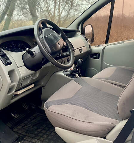 Белый Рено Трафик, объемом двигателя 1.87 л и пробегом 265 тыс. км за 6200 $, фото 24 на Automoto.ua