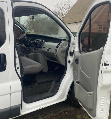 Белый Рено Трафик, объемом двигателя 1.87 л и пробегом 265 тыс. км за 6200 $, фото 19 на Automoto.ua