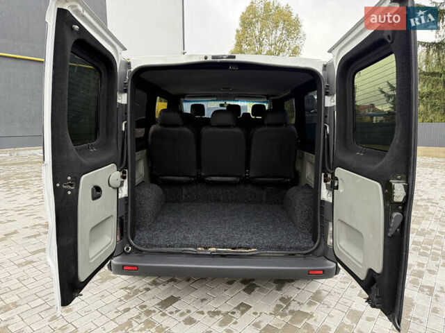 Белый Рено Трафик, объемом двигателя 1.9 л и пробегом 378 тыс. км за 8199 $, фото 45 на Automoto.ua