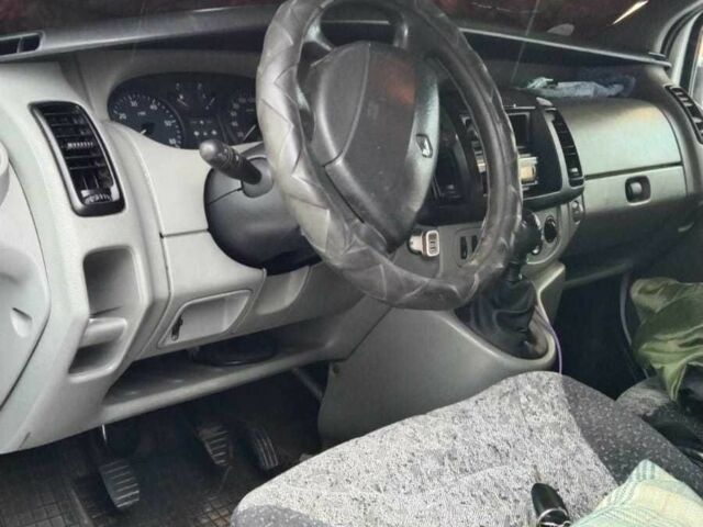 Белый Рено Трафик, объемом двигателя 1.9 л и пробегом 327 тыс. км за 6244 $, фото 4 на Automoto.ua
