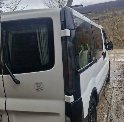 Белый Рено Трафик, объемом двигателя 1.87 л и пробегом 358 тыс. км за 6300 $, фото 12 на Automoto.ua