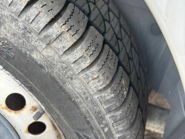 Белый Рено Трафик, объемом двигателя 1.9 л и пробегом 411 тыс. км за 7500 $, фото 4 на Automoto.ua