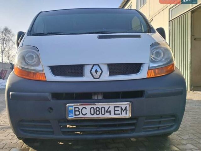 Белый Рено Трафик, объемом двигателя 1.9 л и пробегом 303 тыс. км за 7500 $, фото 12 на Automoto.ua
