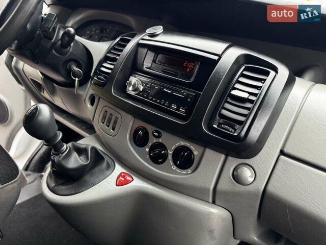 Белый Рено Трафик, объемом двигателя 1.9 л и пробегом 347 тыс. км за 7300 $, фото 50 на Automoto.ua