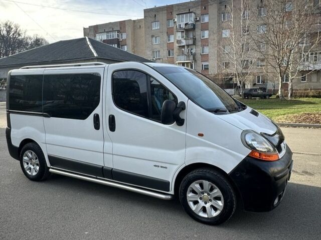Белый Рено Трафик, объемом двигателя 1.9 л и пробегом 280 тыс. км за 7300 $, фото 5 на Automoto.ua