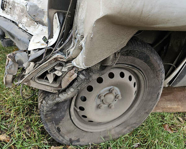 Білий Рено Трафік, об'ємом двигуна 1.87 л та пробігом 362 тис. км за 1500 $, фото 4 на Automoto.ua