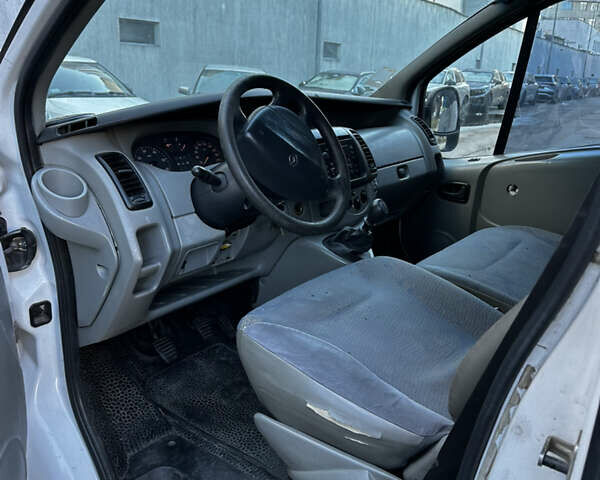 Белый Рено Трафик, объемом двигателя 1.87 л и пробегом 300 тыс. км за 6200 $, фото 22 на Automoto.ua