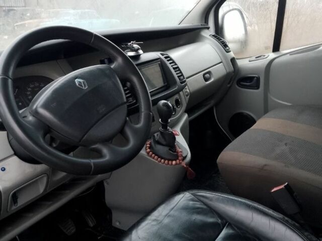 Белый Рено Трафик, объемом двигателя 1.9 л и пробегом 357 тыс. км за 7000 $, фото 6 на Automoto.ua