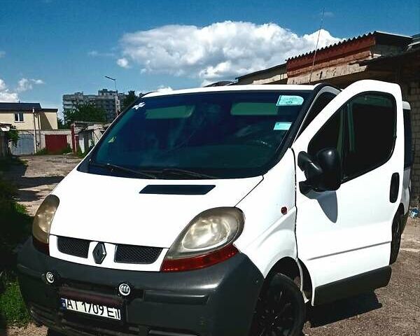 Белый Рено Трафик, объемом двигателя 1.9 л и пробегом 380 тыс. км за 6500 $, фото 6 на Automoto.ua
