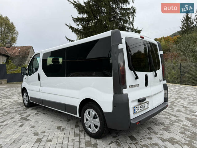 Белый Рено Трафик, объемом двигателя 1.9 л и пробегом 378 тыс. км за 8199 $, фото 8 на Automoto.ua