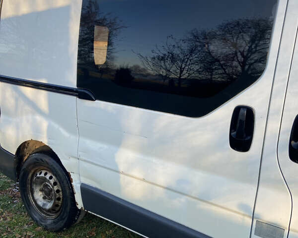 Білий Рено Трафік, об'ємом двигуна 1.9 л та пробігом 397 тис. км за 5400 $, фото 12 на Automoto.ua