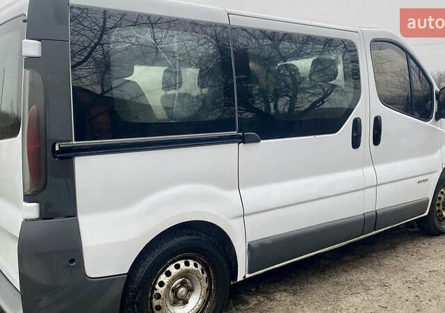 Белый Рено Трафик, объемом двигателя 1.87 л и пробегом 265 тыс. км за 6200 $, фото 3 на Automoto.ua
