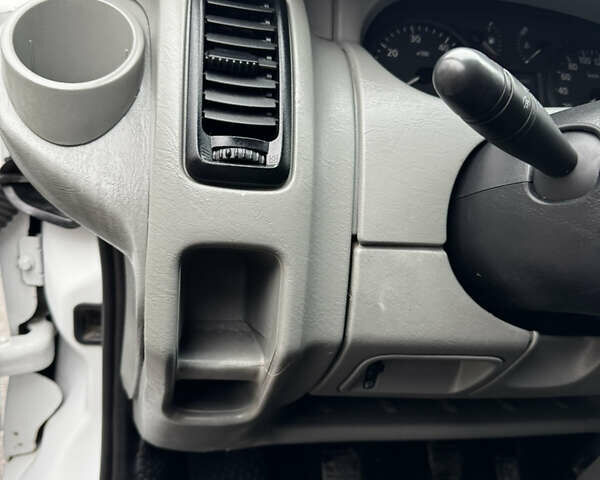 Белый Рено Трафик, объемом двигателя 1.9 л и пробегом 347 тыс. км за 7300 $, фото 41 на Automoto.ua