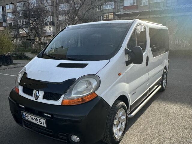 Белый Рено Трафик, объемом двигателя 1.9 л и пробегом 280 тыс. км за 7300 $, фото 4 на Automoto.ua