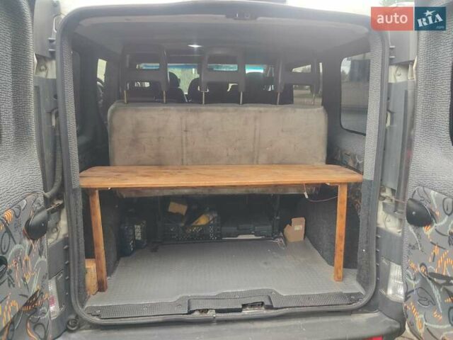 Белый Рено Трафик, объемом двигателя 1.9 л и пробегом 311 тыс. км за 7200 $, фото 8 на Automoto.ua