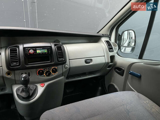 Белый Рено Трафик, объемом двигателя 1.87 л и пробегом 398 тыс. км за 6800 $, фото 30 на Automoto.ua