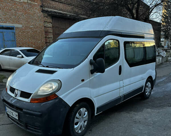 Белый Рено Трафик, объемом двигателя 1.87 л и пробегом 300 тыс. км за 6200 $, фото 5 на Automoto.ua