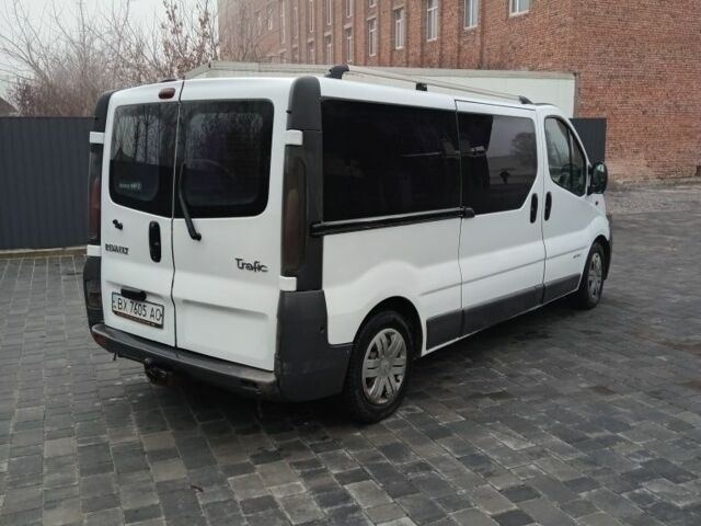 Белый Рено Трафик, объемом двигателя 1.9 л и пробегом 440 тыс. км за 6800 $, фото 3 на Automoto.ua