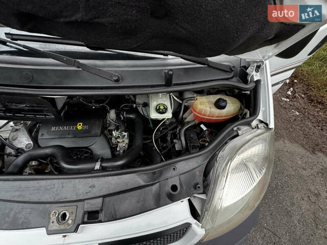 Белый Рено Трафик, объемом двигателя 1.9 л и пробегом 347 тыс. км за 7300 $, фото 77 на Automoto.ua