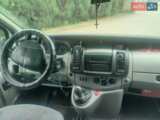 Белый Рено Трафик, объемом двигателя 1.9 л и пробегом 311 тыс. км за 7200 $, фото 1 на Automoto.ua