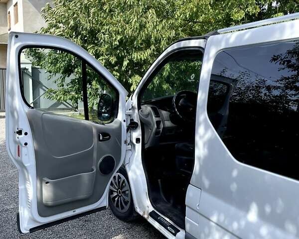 Рено Трафик 2004 в Черновцах на Automoto.ua Белый Рено Трафик, объемом двигателя 1.87 л и пробегом 456 тыс. км за 4500 $, фото 18 на Automoto.ua