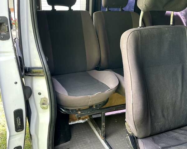 Рено Трафик 2004 в Черновцах на Automoto.ua Белый Рено Трафик, объемом двигателя 1.87 л и пробегом 456 тыс. км за 4500 $, фото 33 на Automoto.ua