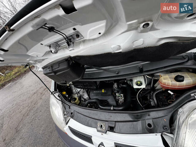 Белый Рено Трафик, объемом двигателя 1.9 л и пробегом 347 тыс. км за 7300 $, фото 78 на Automoto.ua