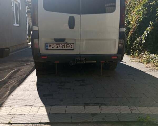 Білий Рено Трафік, об'ємом двигуна 1.87 л та пробігом 372 тис. км за 6800 $, фото 4 на Automoto.ua