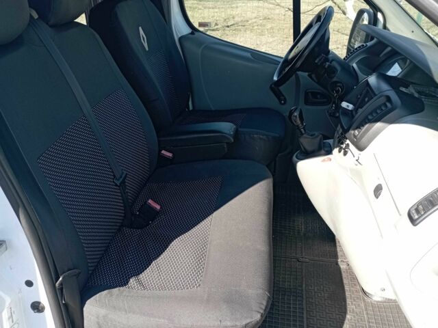 Белый Рено Трафик, объемом двигателя 1.9 л и пробегом 316 тыс. км за 8186 $, фото 5 на Automoto.ua