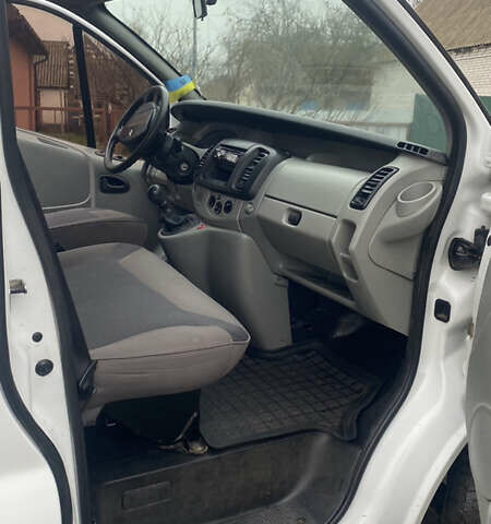 Белый Рено Трафик, объемом двигателя 1.87 л и пробегом 265 тыс. км за 6200 $, фото 18 на Automoto.ua