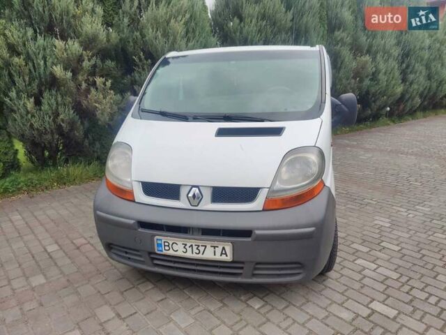 Белый Рено Трафик, объемом двигателя 1.9 л и пробегом 311 тыс. км за 7200 $, фото 6 на Automoto.ua
