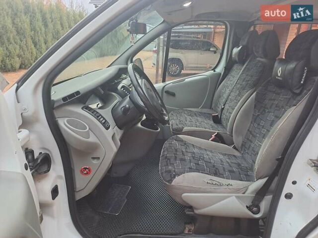 Белый Рено Трафик, объемом двигателя 1.9 л и пробегом 329 тыс. км за 6500 $, фото 7 на Automoto.ua