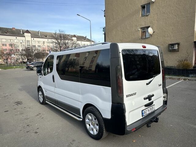 Белый Рено Трафик, объемом двигателя 1.9 л и пробегом 280 тыс. км за 7300 $, фото 9 на Automoto.ua
