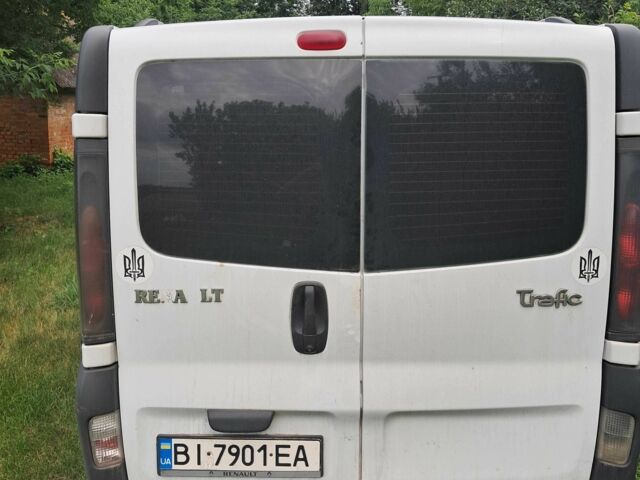 Белый Рено Трафик, объемом двигателя 1.9 л и пробегом 315 тыс. км за 6700 $, фото 5 на Automoto.ua