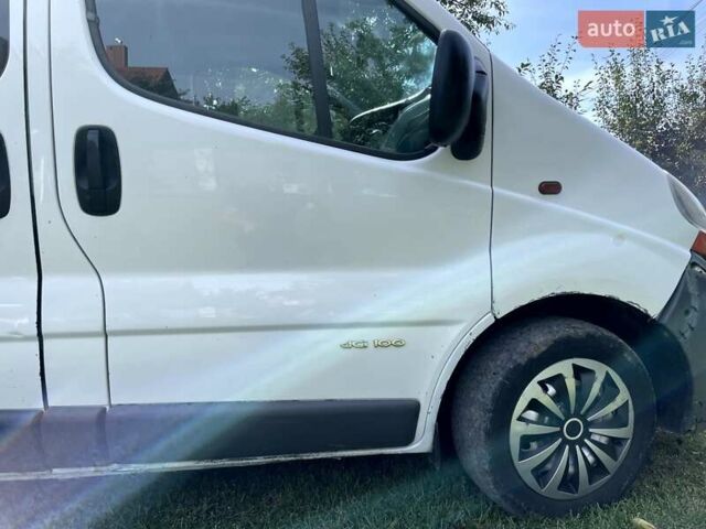 Білий Рено Трафік, об'ємом двигуна 1.9 л та пробігом 455 тис. км за 5200 $, фото 32 на Automoto.ua